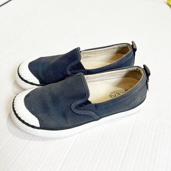 🌷SALE Keen Elsa Slip On Sneakers Size 7.5 Navy Blue and White Canvas Fabric - Picture 1 of 10